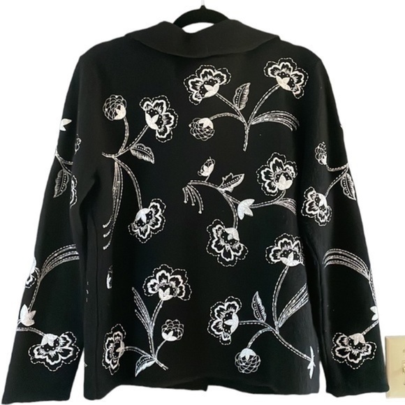 Sarah Spencer 100% Wool Floral Embellished Blach Cardigan Size Medium (M) - Picture 2 of 7